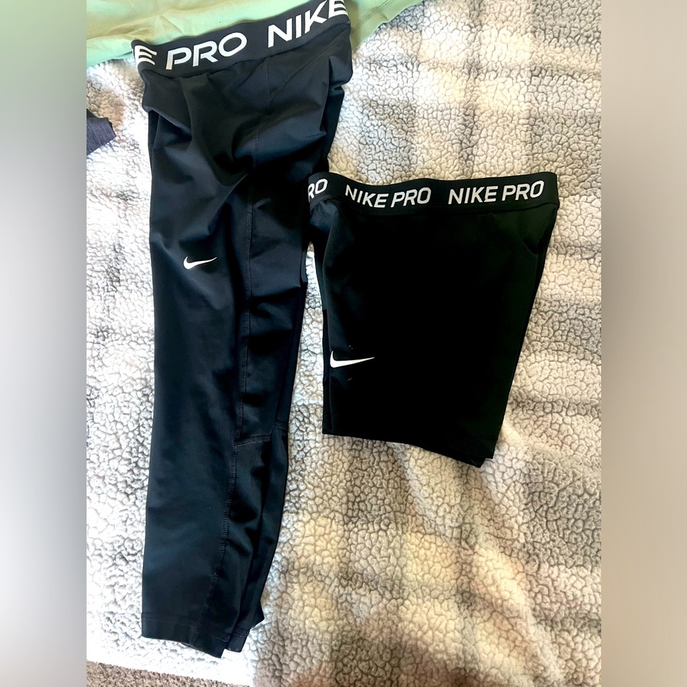 Nike Pro - image 1